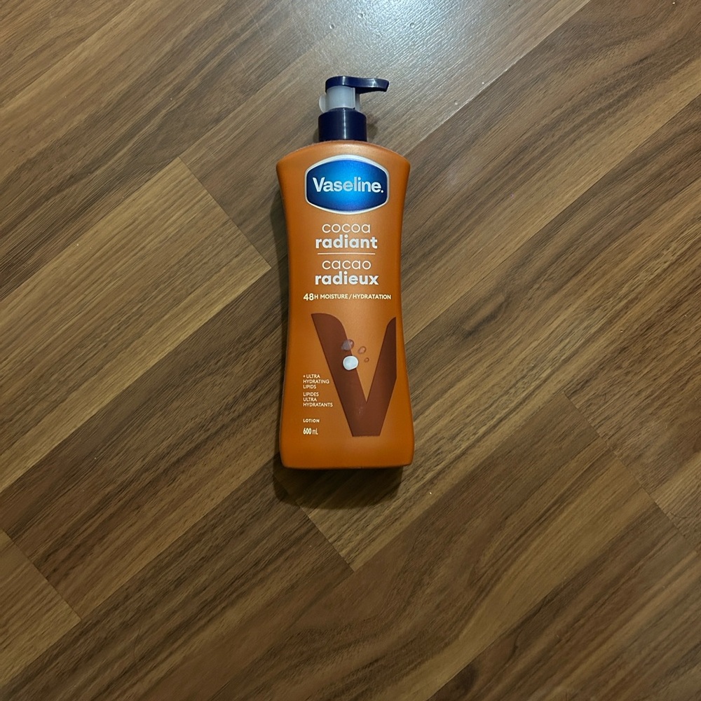 Vaseline Cocoa Radiant Moisturizer - Orange